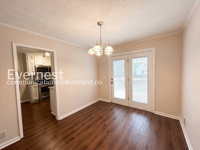 Building Photo - 3 Bed/2.5 Bath Home with Garage / Available Now!