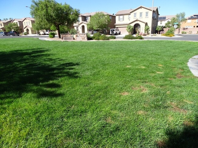 Building Photo - Mountains Edge 3 Bedroom and Loft Home