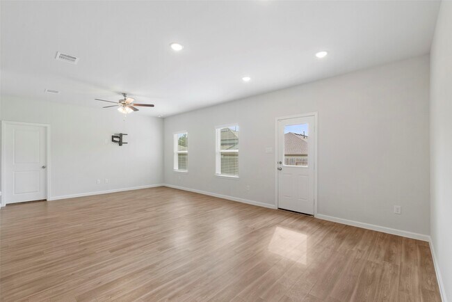 Building Photo - 5815 Jade Crest Ct