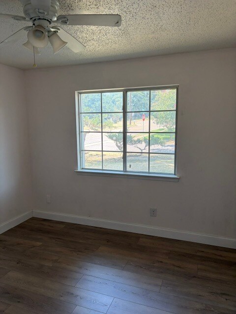 Building Photo - 2524 Catalina Way