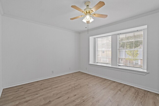 Building Photo - 11002 Hammerly Blvd