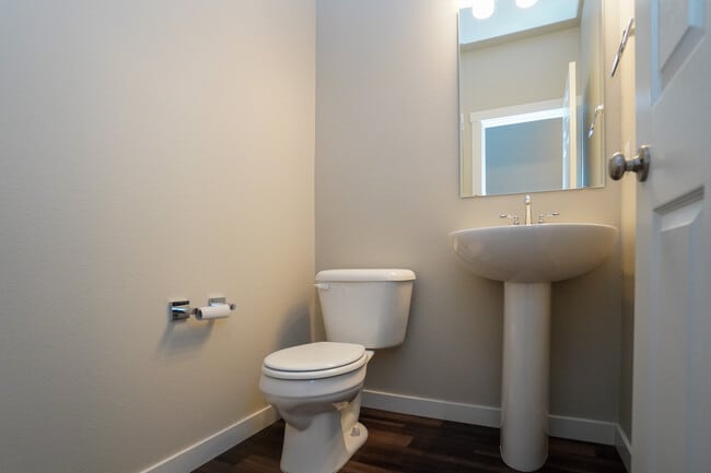 Building Photo - 6113 N Colosseum Ave