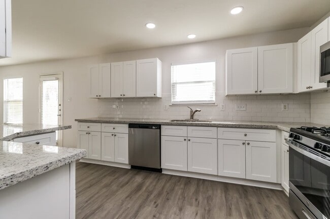 Building Photo - 20735 Desert Shadows Ln