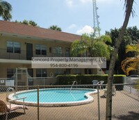 Building Photo - FURNISHED EFFICIENCY in Sailboat Bend with...