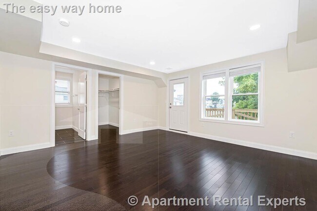 Building Photo - 77 Winchester St