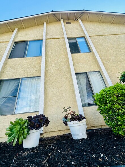 Building Photo - 6005 Hill Dale Ct