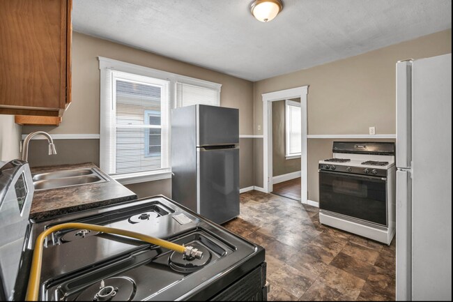 Building Photo - 4097 E 64th St