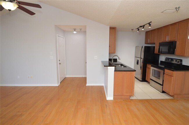 Building Photo - 10263 Gandy Blvd N