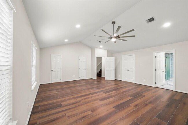 Building Photo - 4023 Breakwood Dr