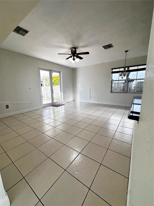 Building Photo - 14540 SW 13th Terrace