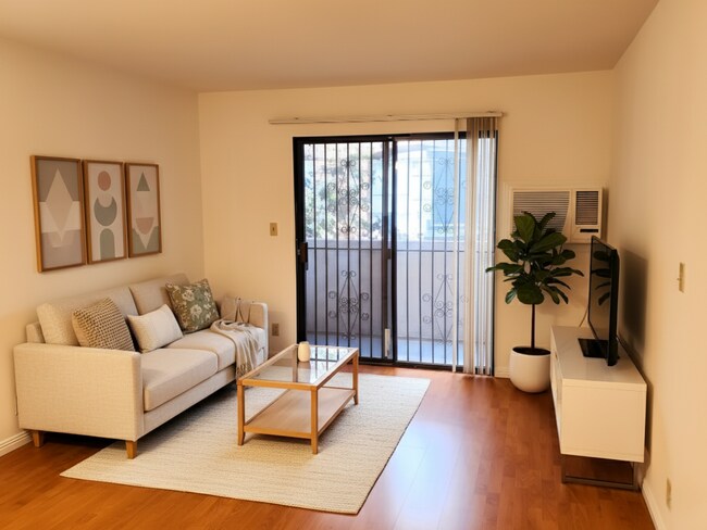 Interior Photo - 432 S Normandie Ave