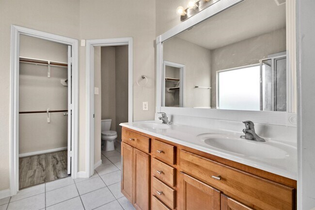 Building Photo - 7406 Valentine Ln