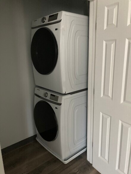 Building Photo - 2513 Frankford Ave