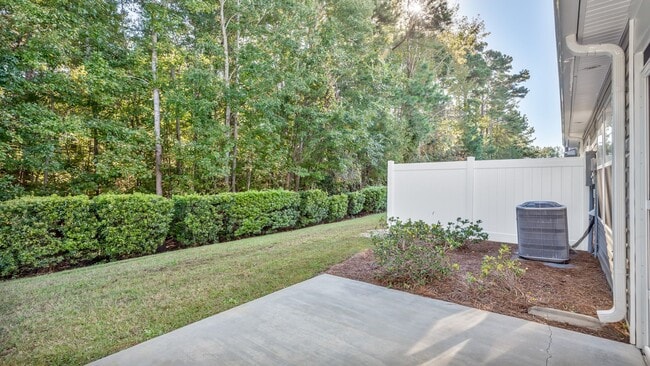 Building Photo - 132 Machrie Loop