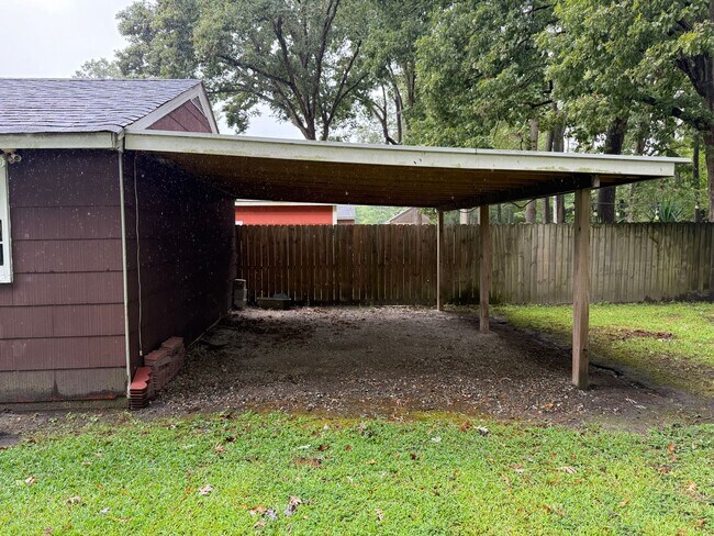 Building Photo - 3608 Wright Rd