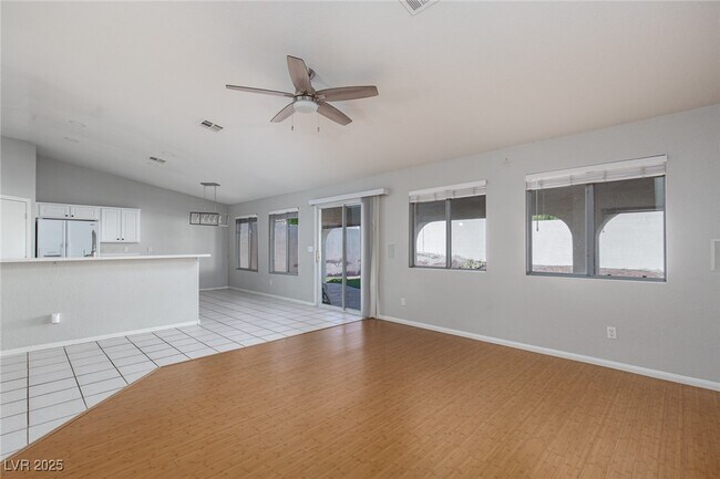 Building Photo - 533 Trocadero St