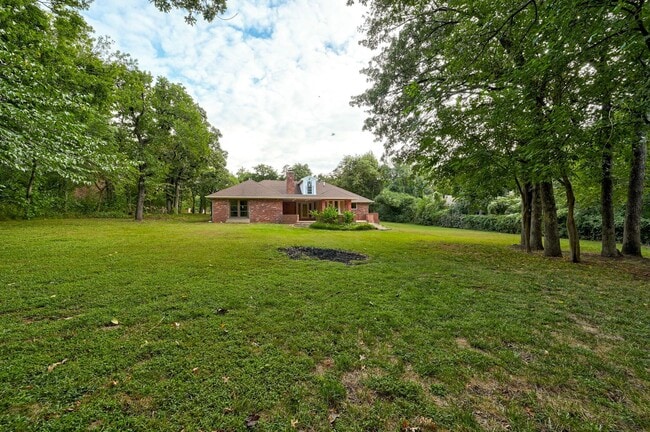 Building Photo - 2429 Cedar Oak Dr