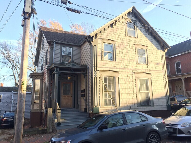 Building Photo - 64 Gray St