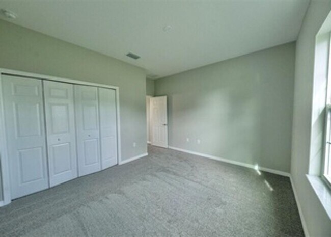 Building Photo - Executive 4/3 Rental
