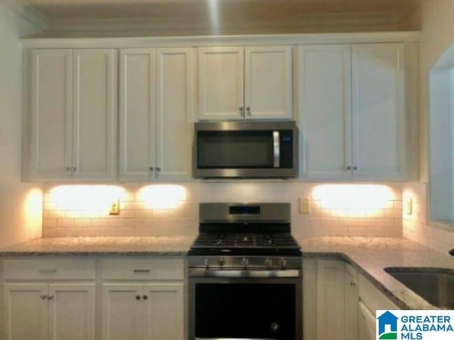 Building Photo - 4155 Lennox Wy