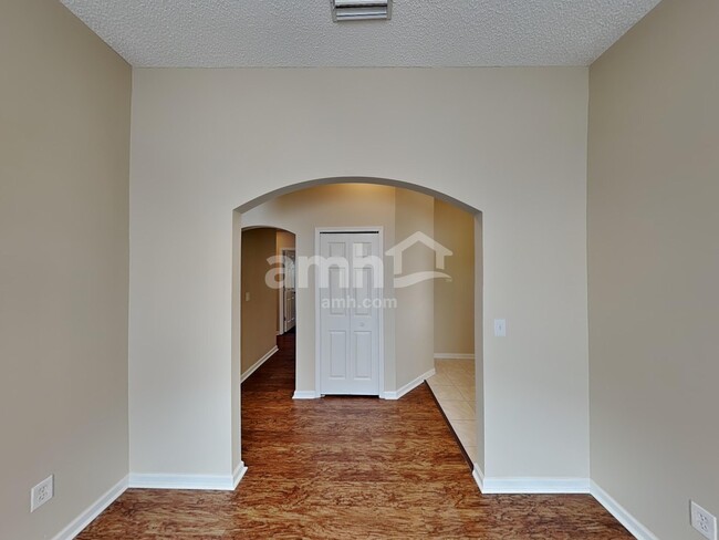 Building Photo - 952 Oak Arbor Cir