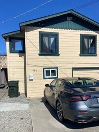 Building Photo - Furnished  Spacious 1 Bedroom / 1 Bath Upp...