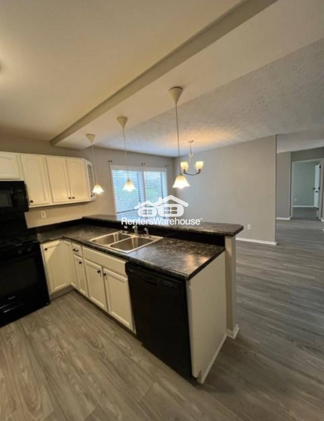 Building Photo - 401 Wynnes Ridge Cir SE