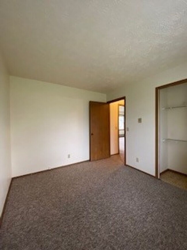 Building Photo - 208 S. Spring St.