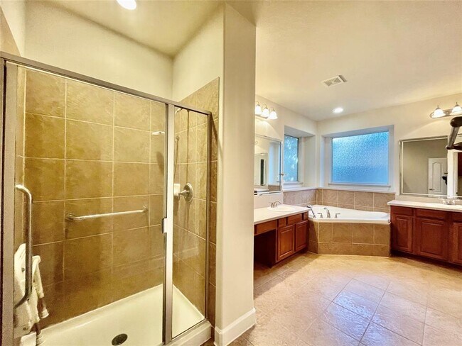 Building Photo - 811 Admiral Bay Ln