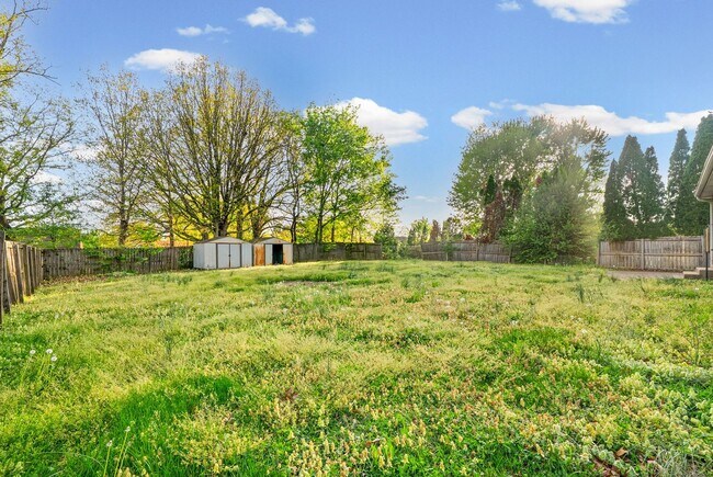 Building Photo - 3 Bedroom 1 1/2 Bath Renovated Home For Rent!