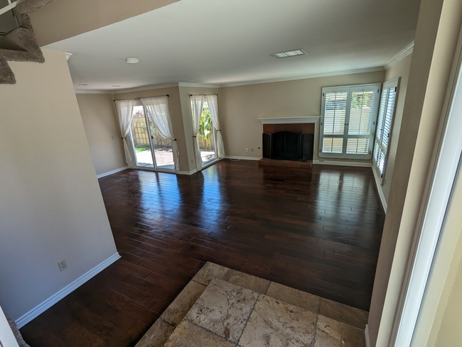 Primary Photo - 327 Sprucewood Ave