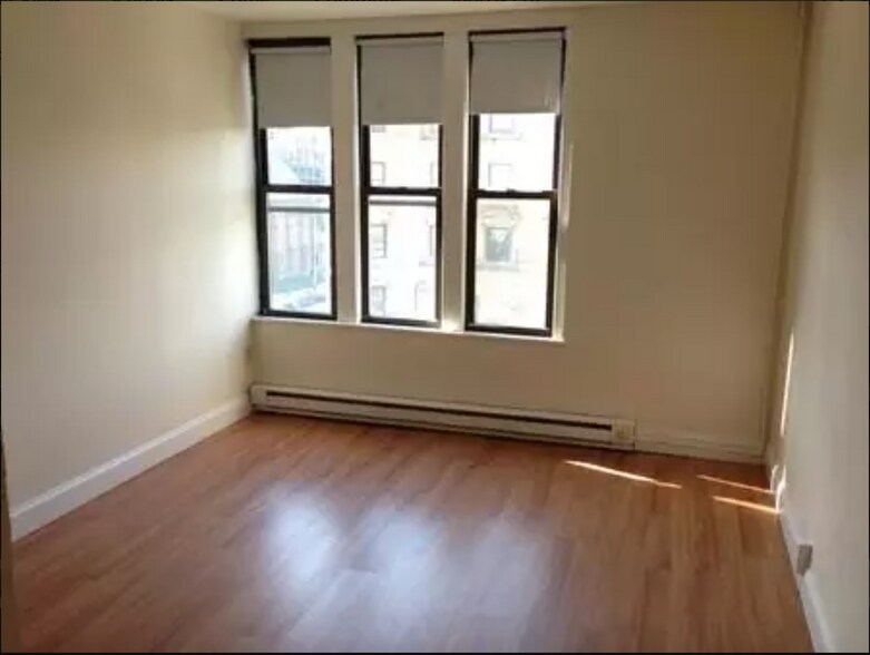 Building Photo - 1126 Boylston St