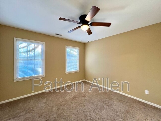 Building Photo - 29 Whispering Oak Ct