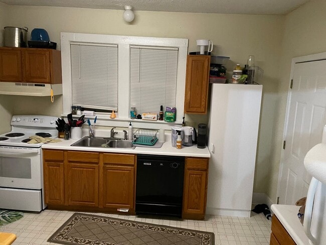 Building Photo - 1701 Downey St