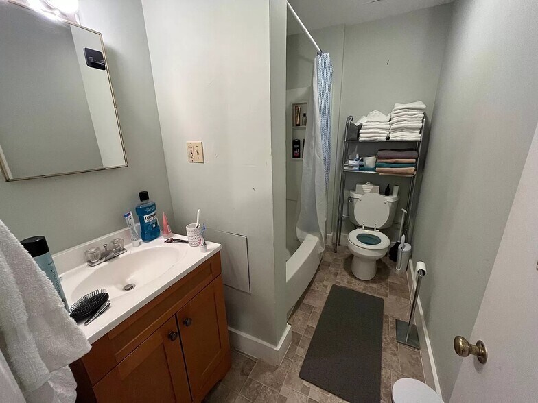 Building Photo - 188 Bay State Rd