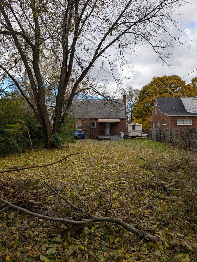 Building Photo - 12084 Vaughan St