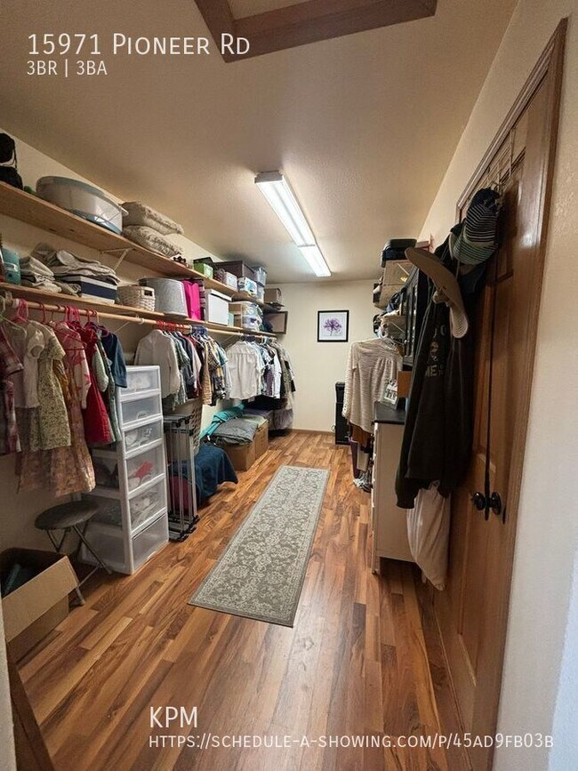 Building Photo - 15971 Pioneer Rd