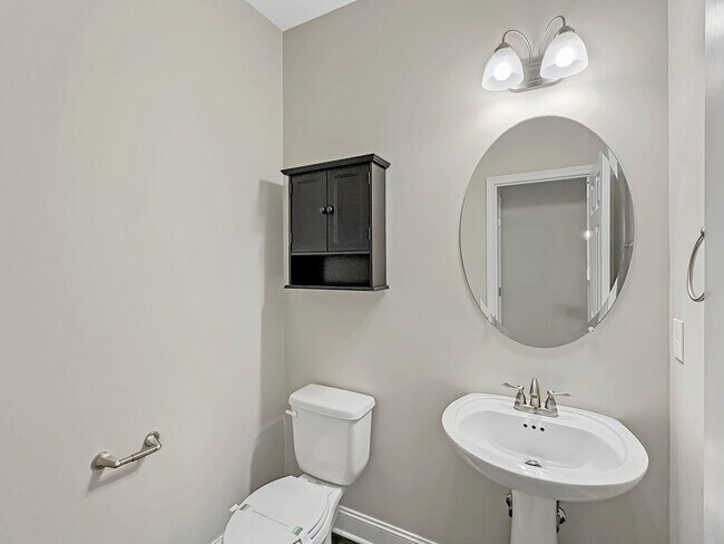 Building Photo - Perfect Location! Beautiful 3 bedroom home for rent!