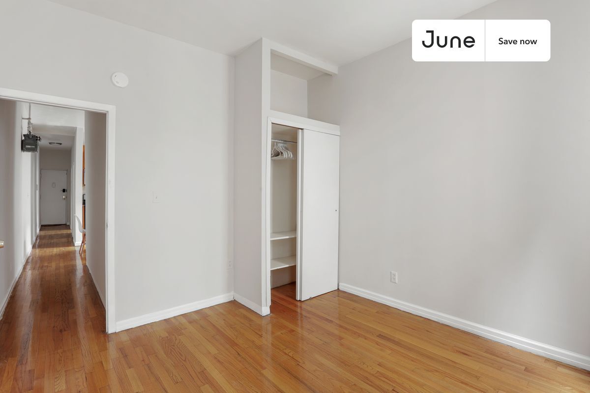 Building Photo - 211 W 109th St