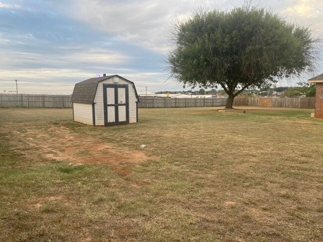 Building Photo - 150 Hunters Cir