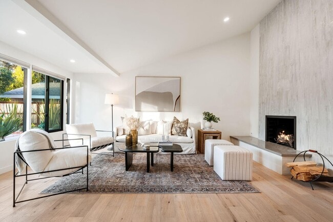 Building Photo - 340 Woodley Ct