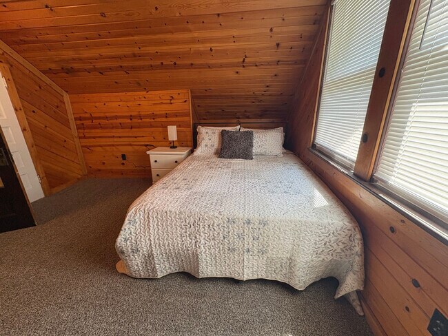 Building Photo - 601 Rumely St