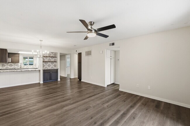 Building Photo - 10828 N Biltmore Dr