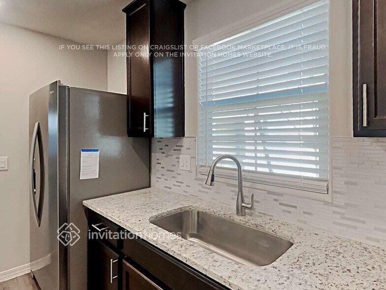 Building Photo - 8020 W Agora Ln