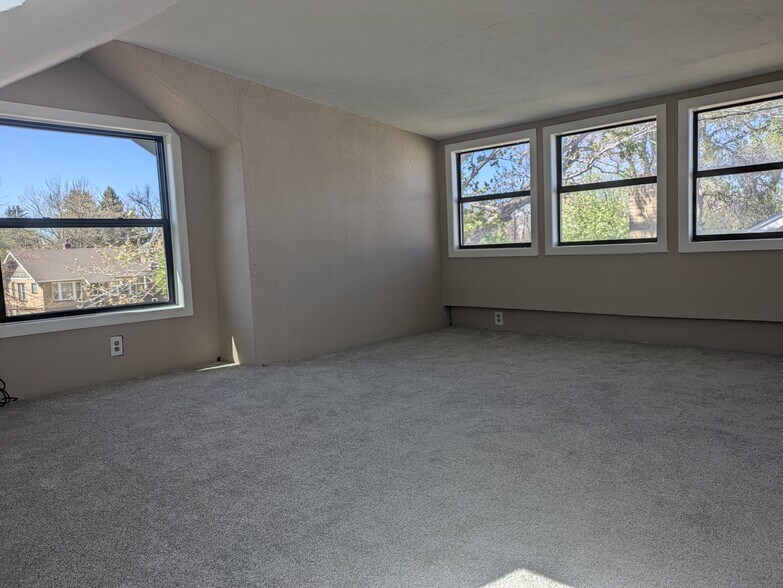 Building Photo - 1272 S University Blvd