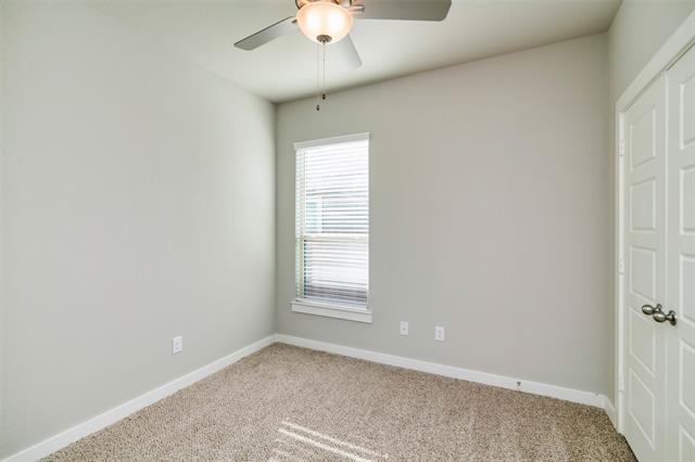 Building Photo - 725 Fallow Dr
