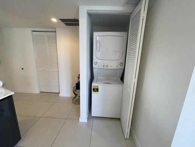 Building Photo - 2001 S Biscayne Blvd