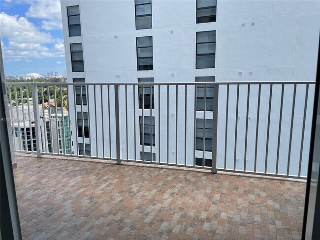 Building Photo - 3180 SW 22nd Terrace