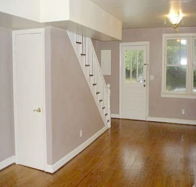 Building Photo - 226 Charles St