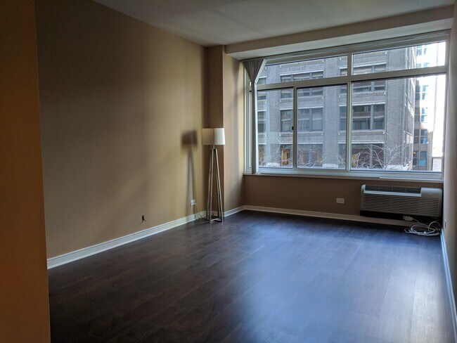 Building Photo - 211 E Ohio St